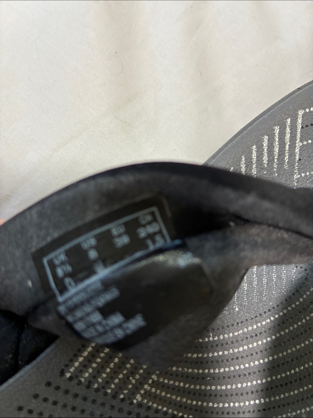 Clarks Black Knot-Detail Thong Sandals Size 8 - Picture 5 of 5